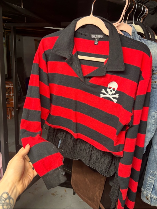 Current Mood Tops - Current Mood Red and Black Striped Crop Rugby with Skull Patch